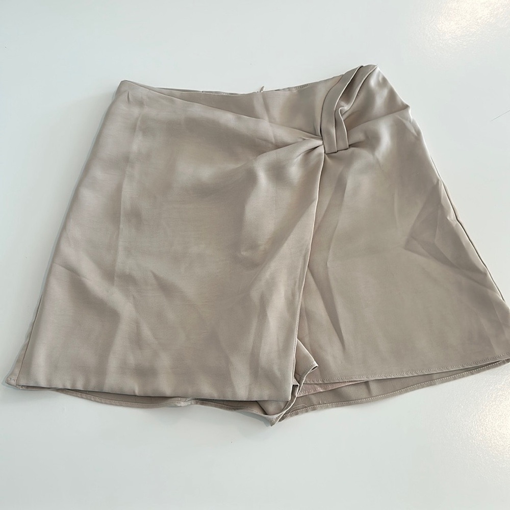 Do + Be shorts